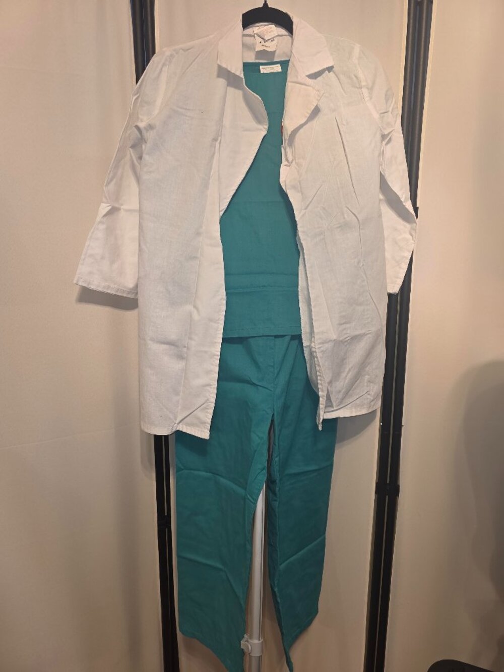 Doctor's Costume D7023
